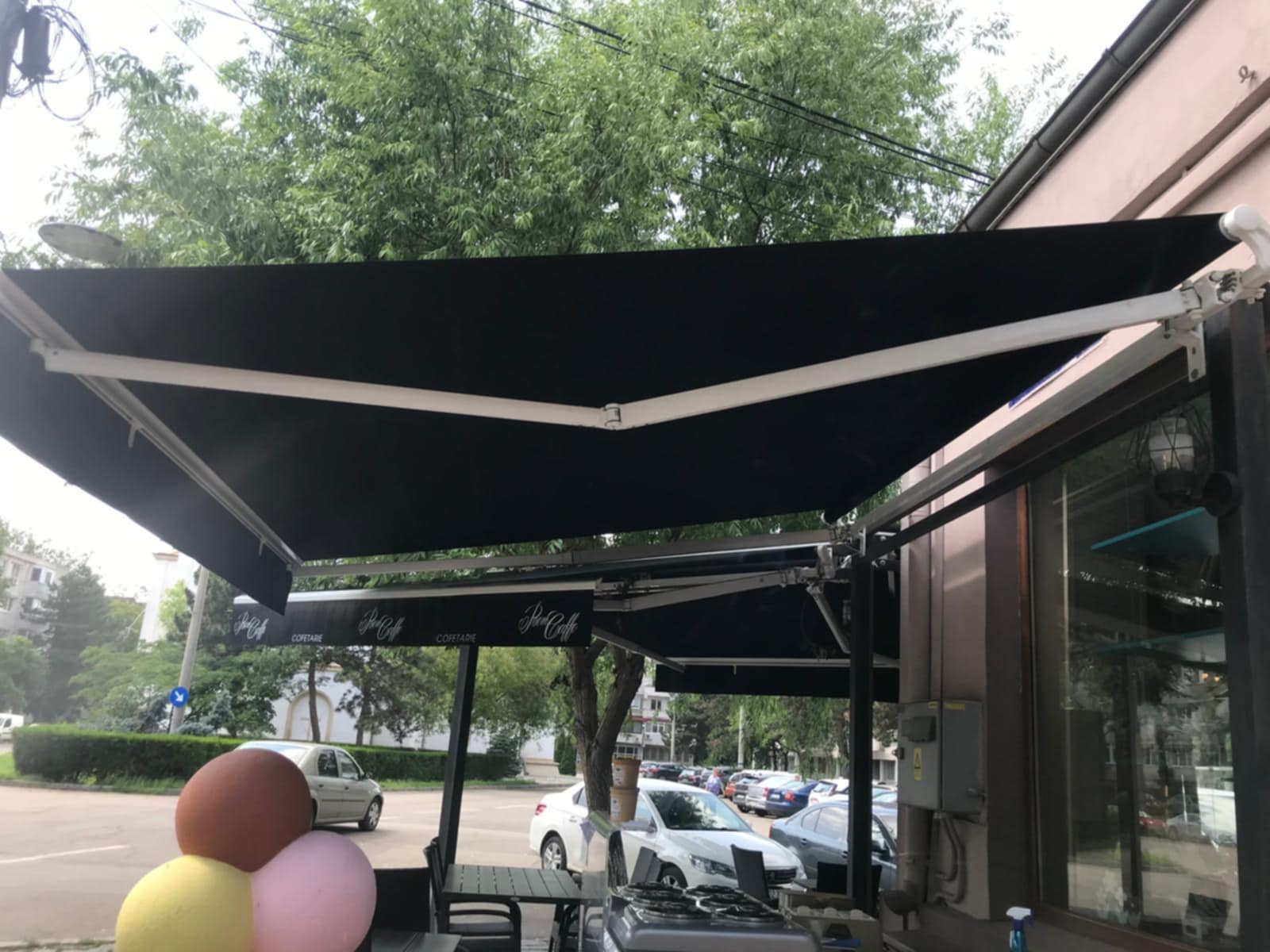 Rolete elegante pentru controlul luminii